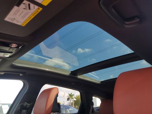 Used 2024 Kia Sportage SX image 20