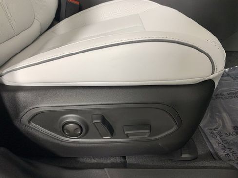 Used 2025 Jeep Wagoneer S Limited image 22