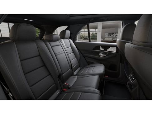 Used 2025 Mercedes-Benz GLE 350 4MATIC image 5