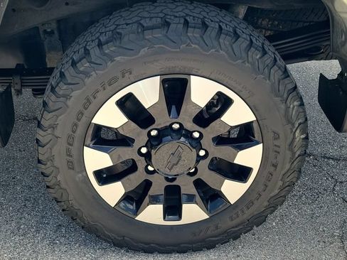 Used 2020 Chevrolet Silverado 2500 Custom w/ Custom Value Package AWD/4WD image 10