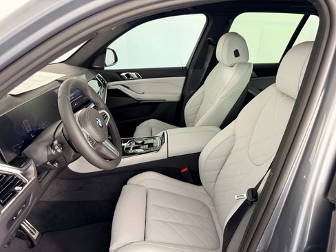 New 2026 BMW X5 xDrive40i w/ M Sport Package AWD/4WD image 5