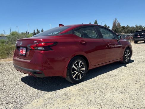 Used 2020 Nissan Versa SV FWD image 3