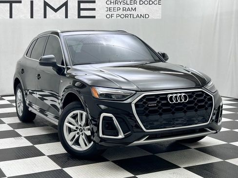 Used 2023 Audi Q5 2.0T Premium w/ Convenience Package AWD/4WD image 1