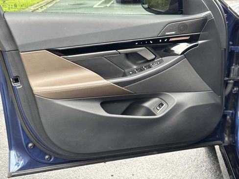 Certified 2025 BMW 530i xDrive w/ M Sport Package image 18