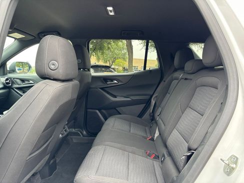 Used 2025 Chevrolet Equinox LT FWD image 29