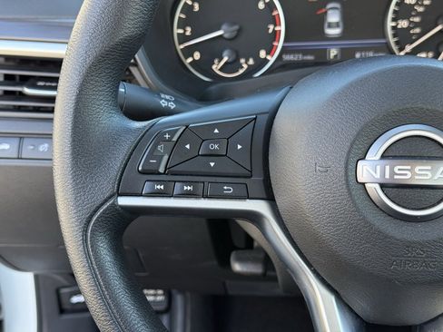 Used 2024 Nissan Altima 2.5 SV image 14