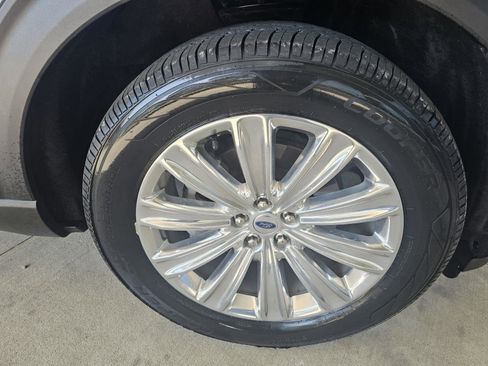 Used 2022 Ford Explorer Limited w/ Equipment Group 301A image 76