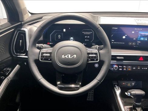Used 2025 Kia Sorento SX FWD image 12
