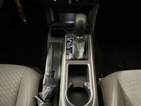 Used 2022 Toyota Tacoma SR5 RWD image 13