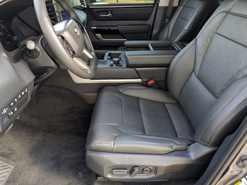 Used 2024 Toyota Tundra Limited image 24