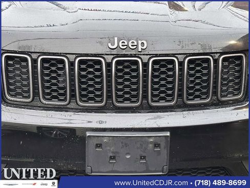 Used 2019 Jeep Grand Cherokee Limited X image 10
