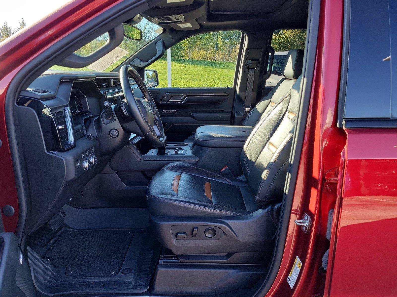 Used 2024 GMC Sierra 1500 AT4 w/ AT4 Preferred Package AWD/4WD image 15