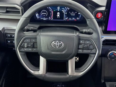 Used 2024 Toyota Tacoma TRD Sport image 32