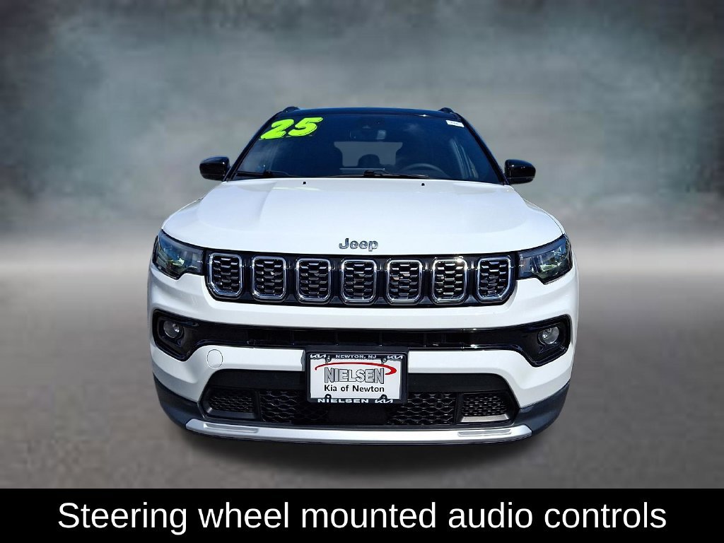 Used 2025 Jeep Compass Limited AWD/4WD image 3