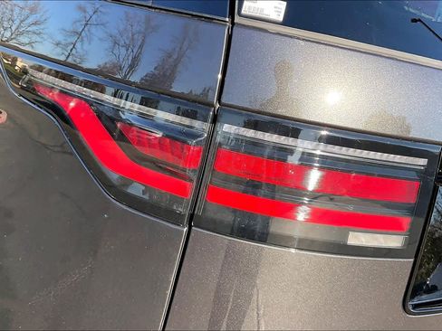 New 2026 Land Rover Discovery Limited Edition image 25