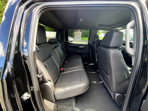 Used 2024 GMC Sierra 1500 SLT image 16