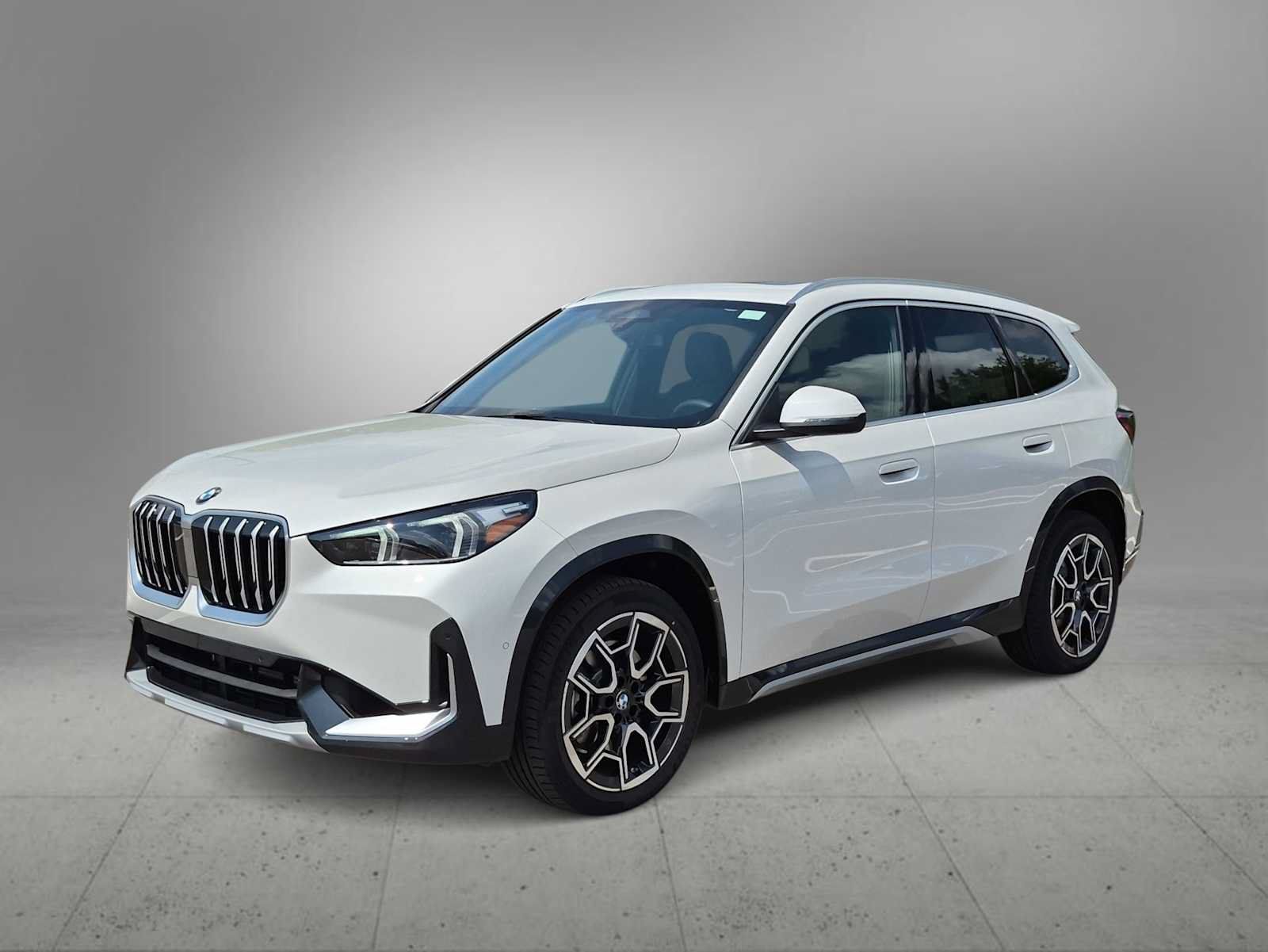 Used 2026 BMW X1 xDrive28i w/ Convenience Package AWD/4WD image 4