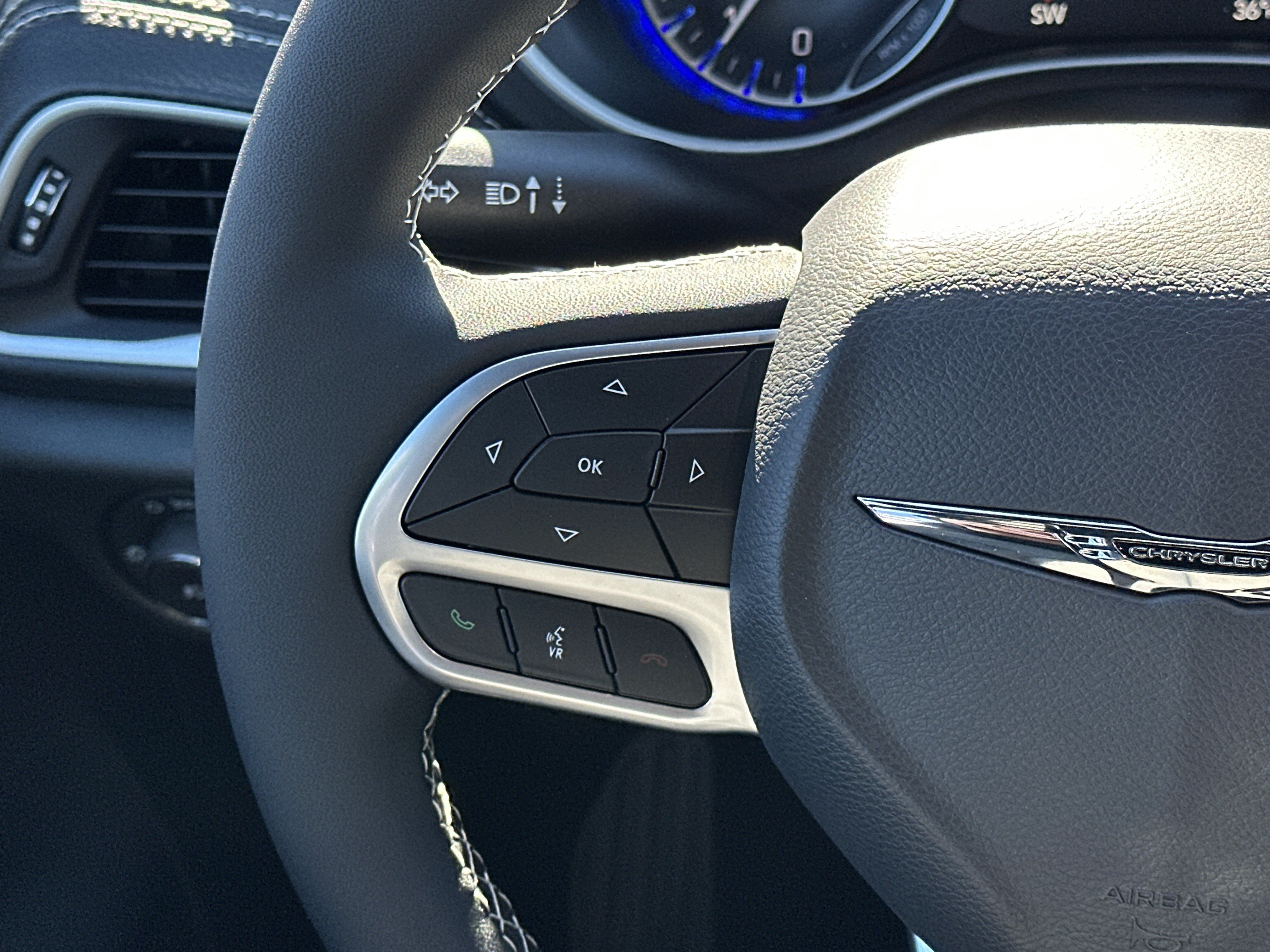 New 2026 Chrysler Pacifica Select FWD image 28
