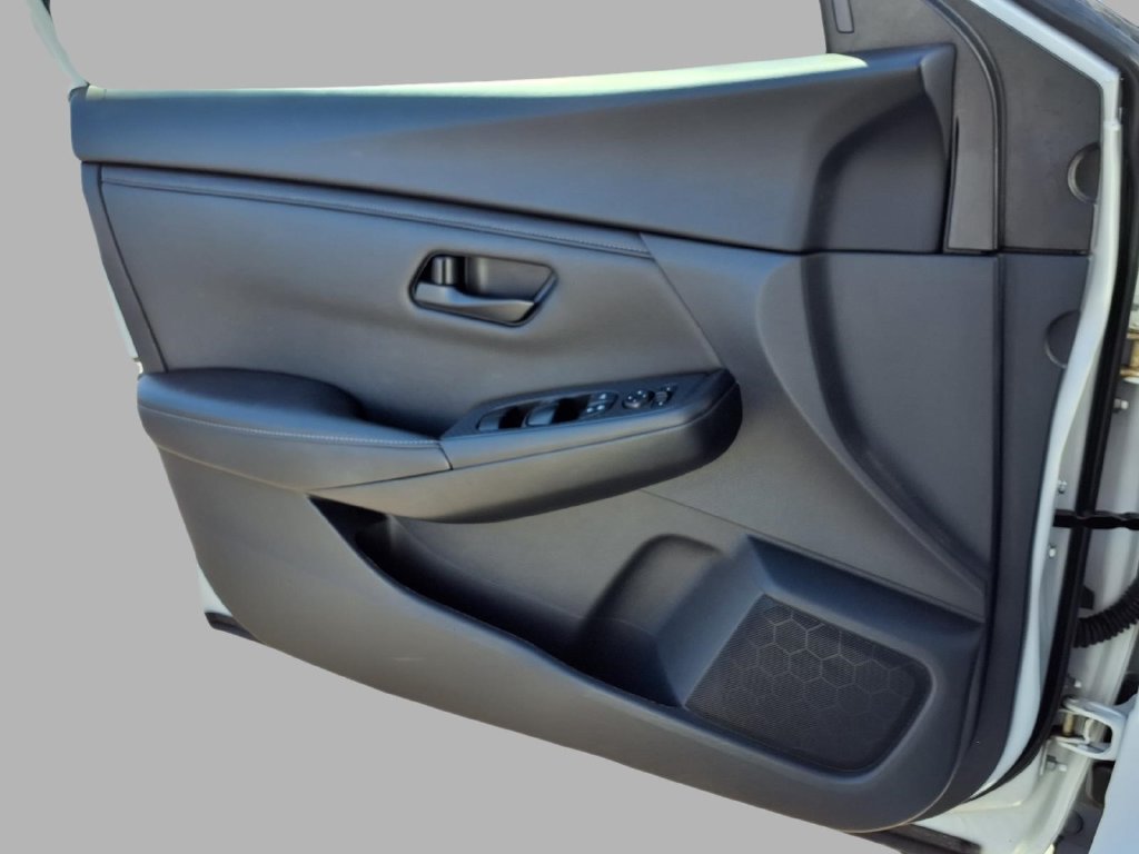 Used 2024 Nissan Sentra S FWD image 18
