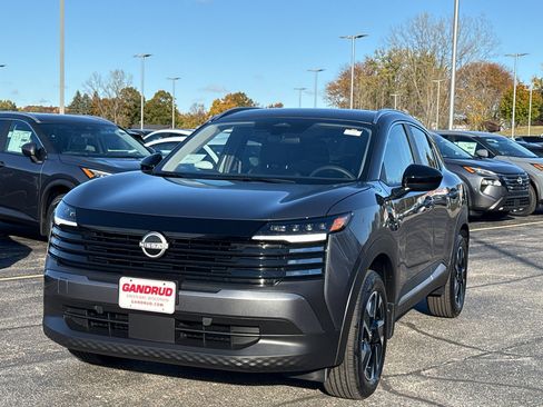 New 2026 Nissan Kicks SV w/ SV Premium Package image 2