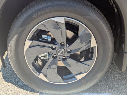 New 2026 Nissan Rogue SV image 12