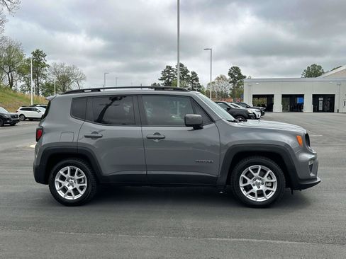 Used 2021 Jeep Renegade Latitude FWD image 26