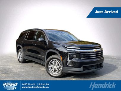 Used 2025 Chevrolet Traverse LT