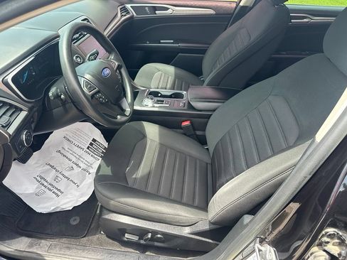 Used 2019 Ford Fusion SE FWD image 10