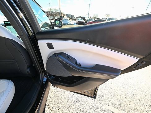 Certified 2025 Ford Mustang Mach-E Premium image 29