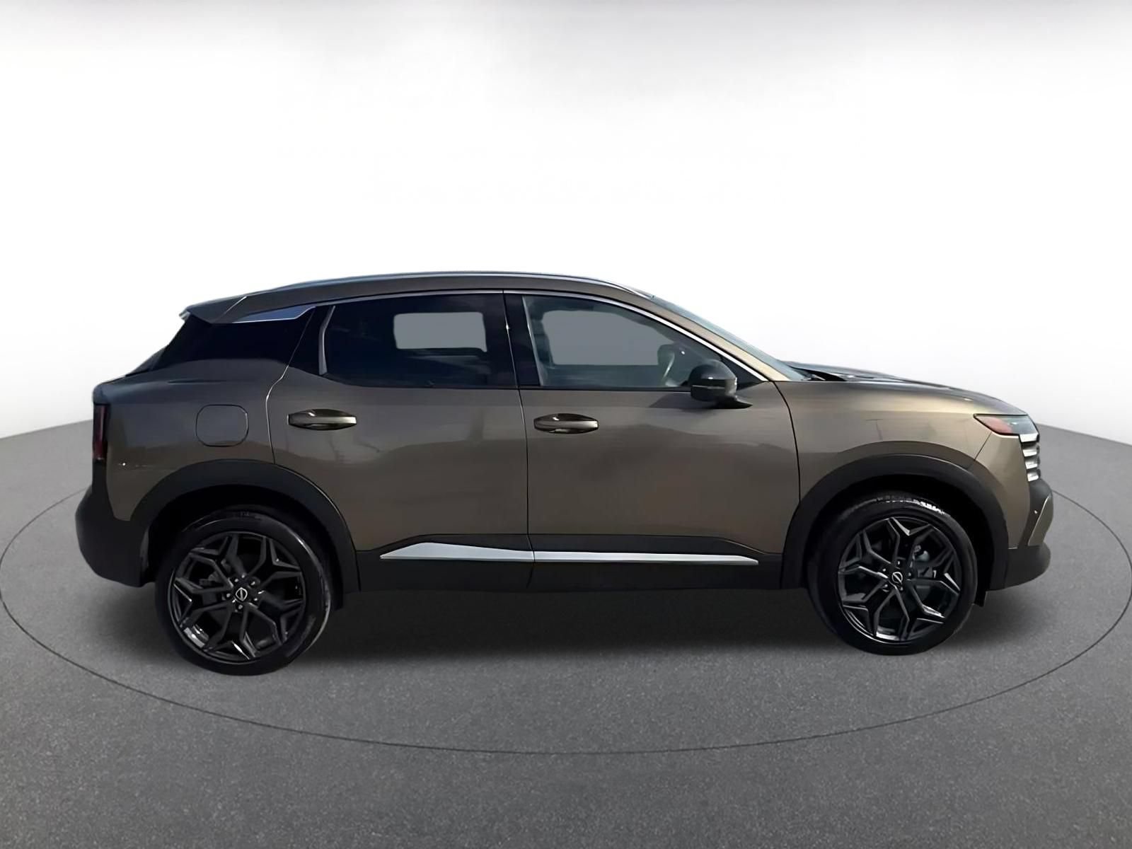 Used 2026 Nissan Kicks SR FWD image 15