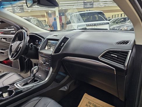 Used 2015 Ford Edge Titanium w/ Equipment Group 302A FWD image 22