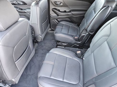 Used 2022 Chevrolet Traverse RS image 34