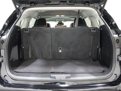 Used 2024 Toyota Highlander XLE AWD/4WD image 23