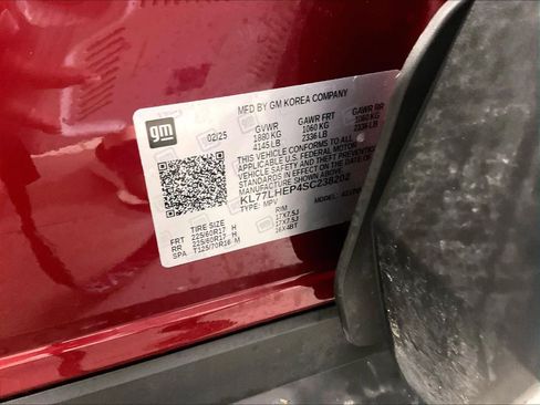 Used 2025 Chevrolet Trax LT w/ LT Convenience Package image 34