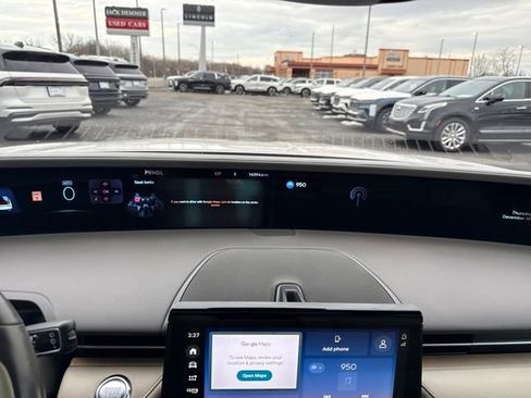 Certified 2024 Lincoln Nautilus Reserve w/ Equipment Group 202A image 19