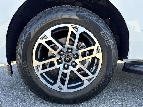 New 2025 Ford Expedition Active image 8