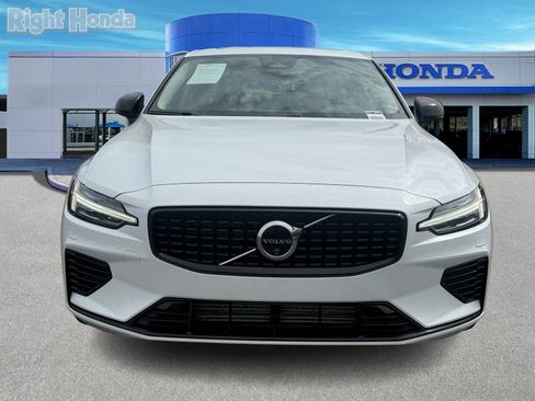 Used 2024 Volvo S60 T8 Ultimate w/ Climate Package image 5