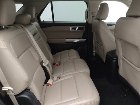 Used 2023 Ford Explorer XLT w/ Equipment Group 202A image 19