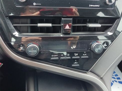 Used 2023 Toyota Camry SE image 23