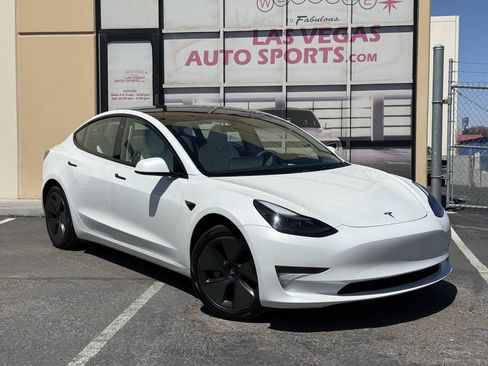 Used 2023 Tesla Model 3 Standard Range RWD image 2