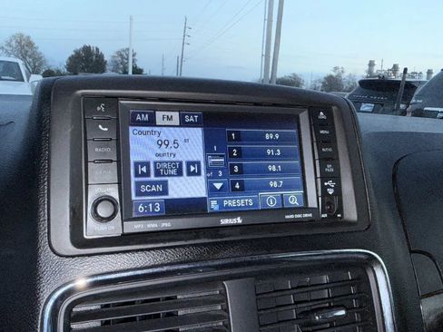 Used 2011 Dodge Grand Caravan Crew image 6