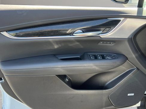 Used 2021 Cadillac XT5 Premium Luxury FWD image 9