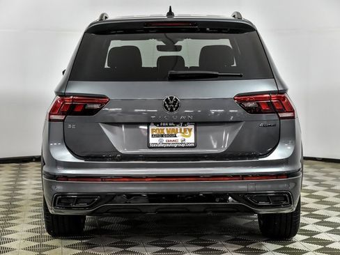 Certified 2024 Volkswagen Tiguan SE R-Line image 5