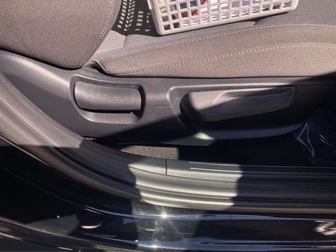 Used 2025 Kia K4 LXS image 31