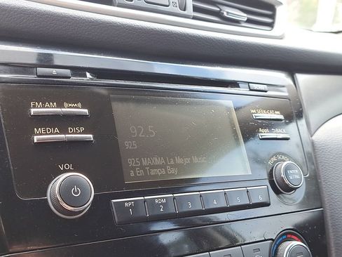 Used 2015 Nissan Rogue S image 20