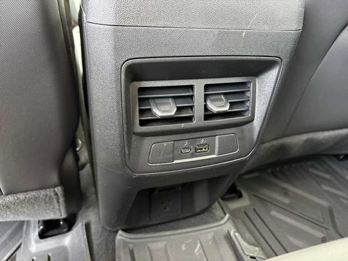 Used 2024 Chevrolet Colorado Z71 w/ Z71 Convenience Package 2 AWD/4WD image 21