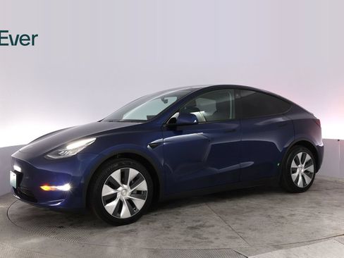 Used 2021 Tesla Model Y Long Range AWD/4WD image 18