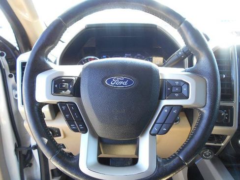 Certified 2020 Ford F250 Lariat w/ Lariat Ultimate Package AWD/4WD image 17