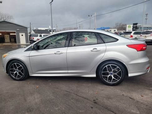 Used 2015 Ford Focus SE w/ SE Sport Package image 8