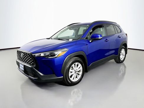 Certified 2024 Toyota Corolla Cross LE w/ Moonroof Package AWD/4WD image 3